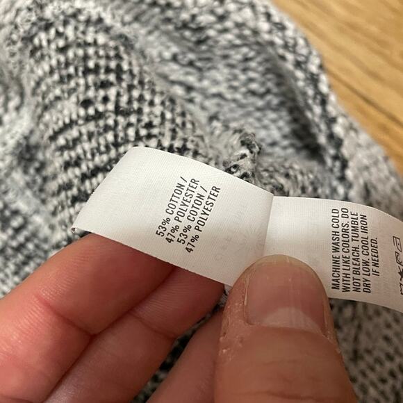 Offline by Aerie Snowday Mock Neck Sweatshirt Cropped Pull over Lightweight Sz L - Picture 5 of 7